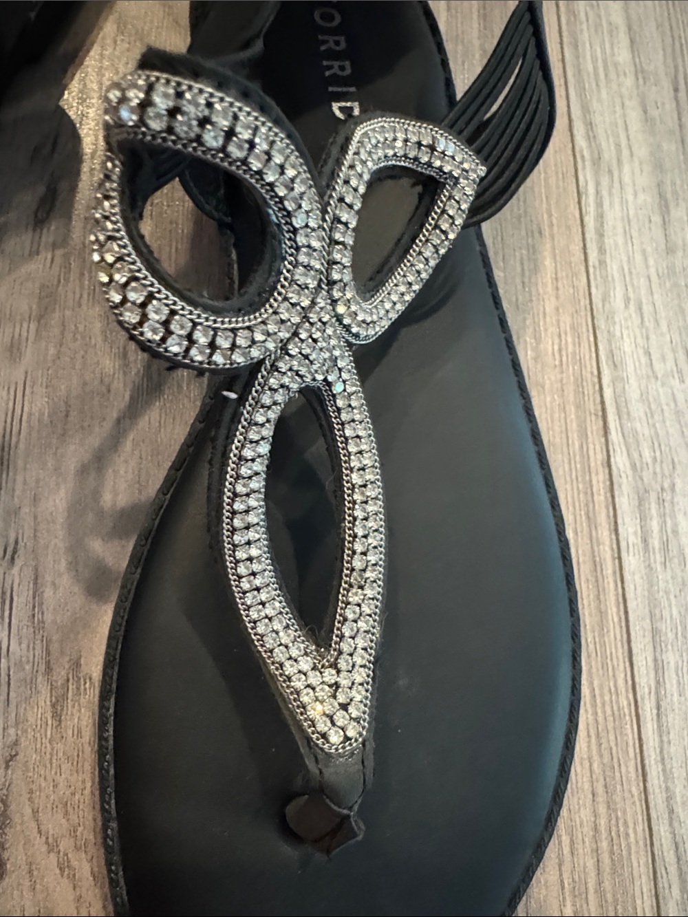 Torrid Black Embellished T-Strap Sandals 9WW sequins - Picture 5 of 8